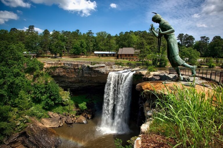 Noccaulula falls, Alabama